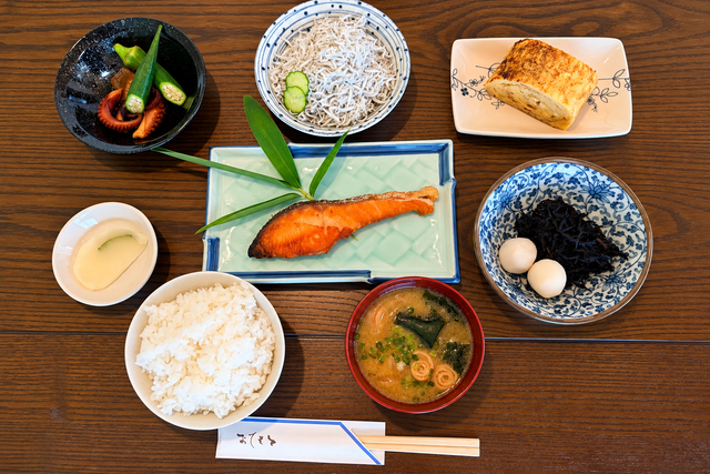 朝食